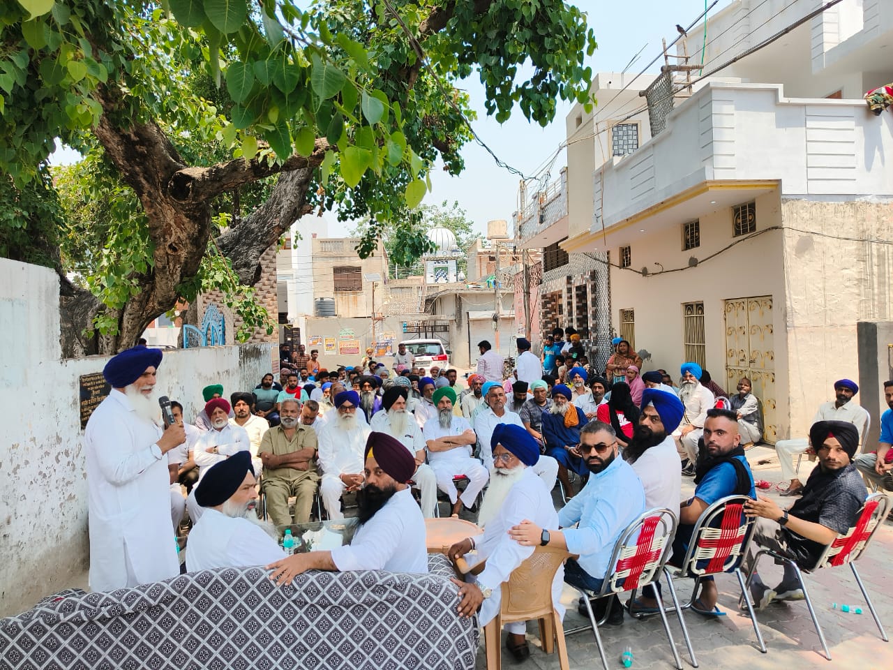 A large gathering was held in favor of Professor Prem Singh Chandumajra in village Moila Wahidpur under the leadership of Harpreet Singh Rinku Bedi.